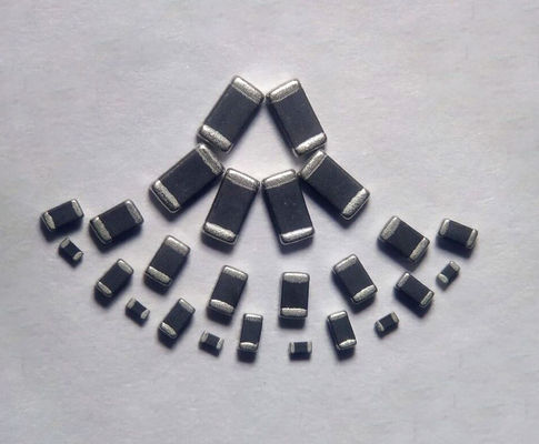 Inti Ferit Magnetik Lembut SMD Induktor Daya Anti Saturasi